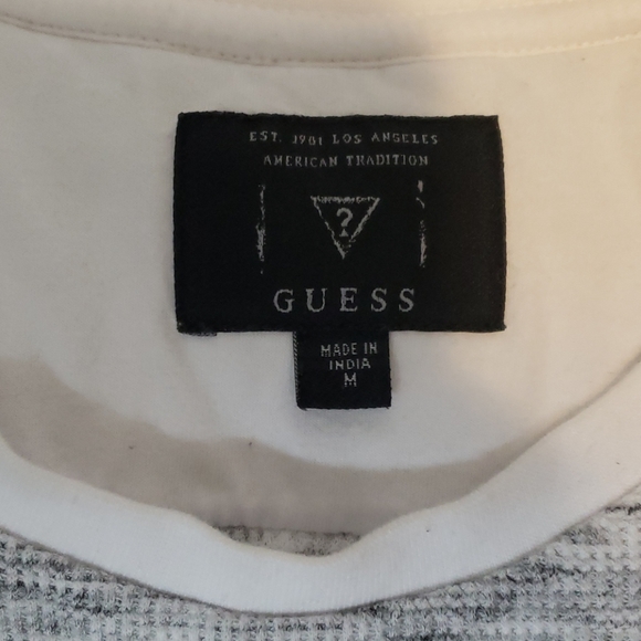Guess crew shirt - Picture 2 of 2